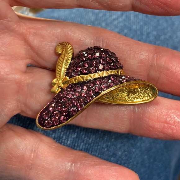 Signed LS Gold tone Hat Brooch Pave Purple Rhinestones With Feather - Picture 2 of 5